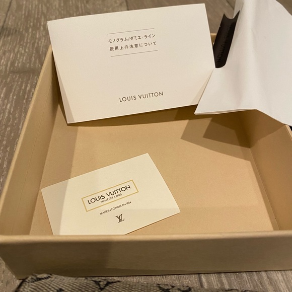 Authentic Louis Vuitton Min Lin Wallet - Picture 16 of 16